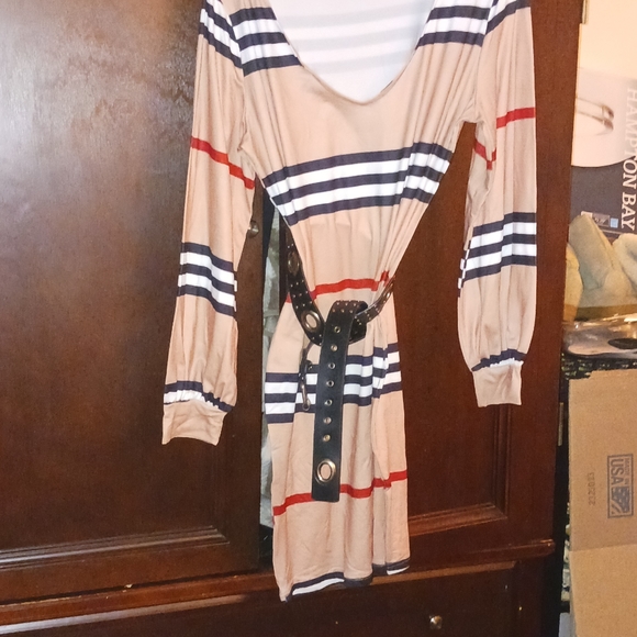 Dress - Picture 2 of 3